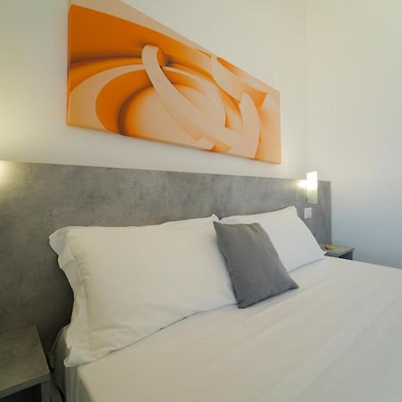 Hotel Rivabella Davoli Buitenkant foto