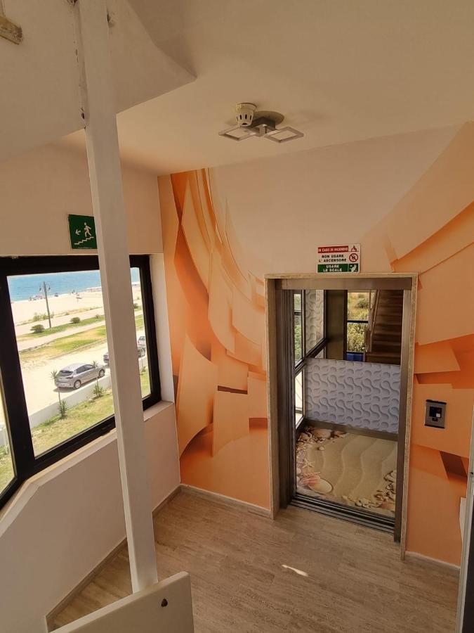 Hotel Rivabella Davoli Buitenkant foto