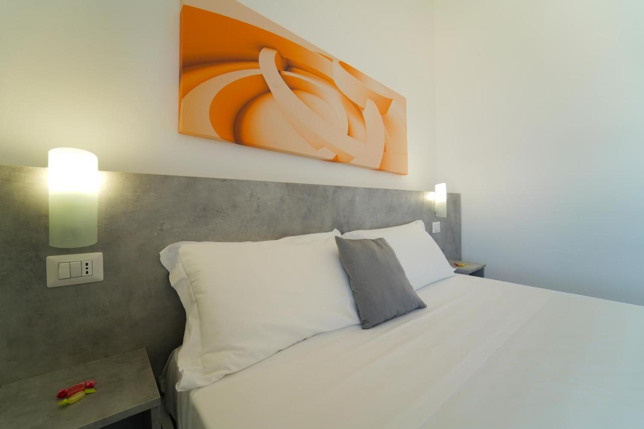 Hotel Rivabella Davoli Buitenkant foto