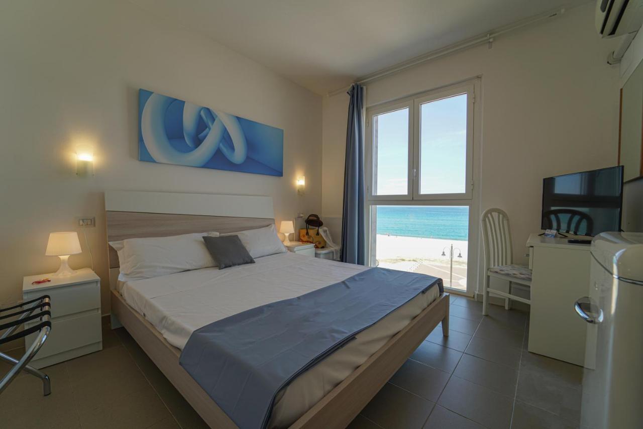 Hotel Rivabella Davoli Buitenkant foto