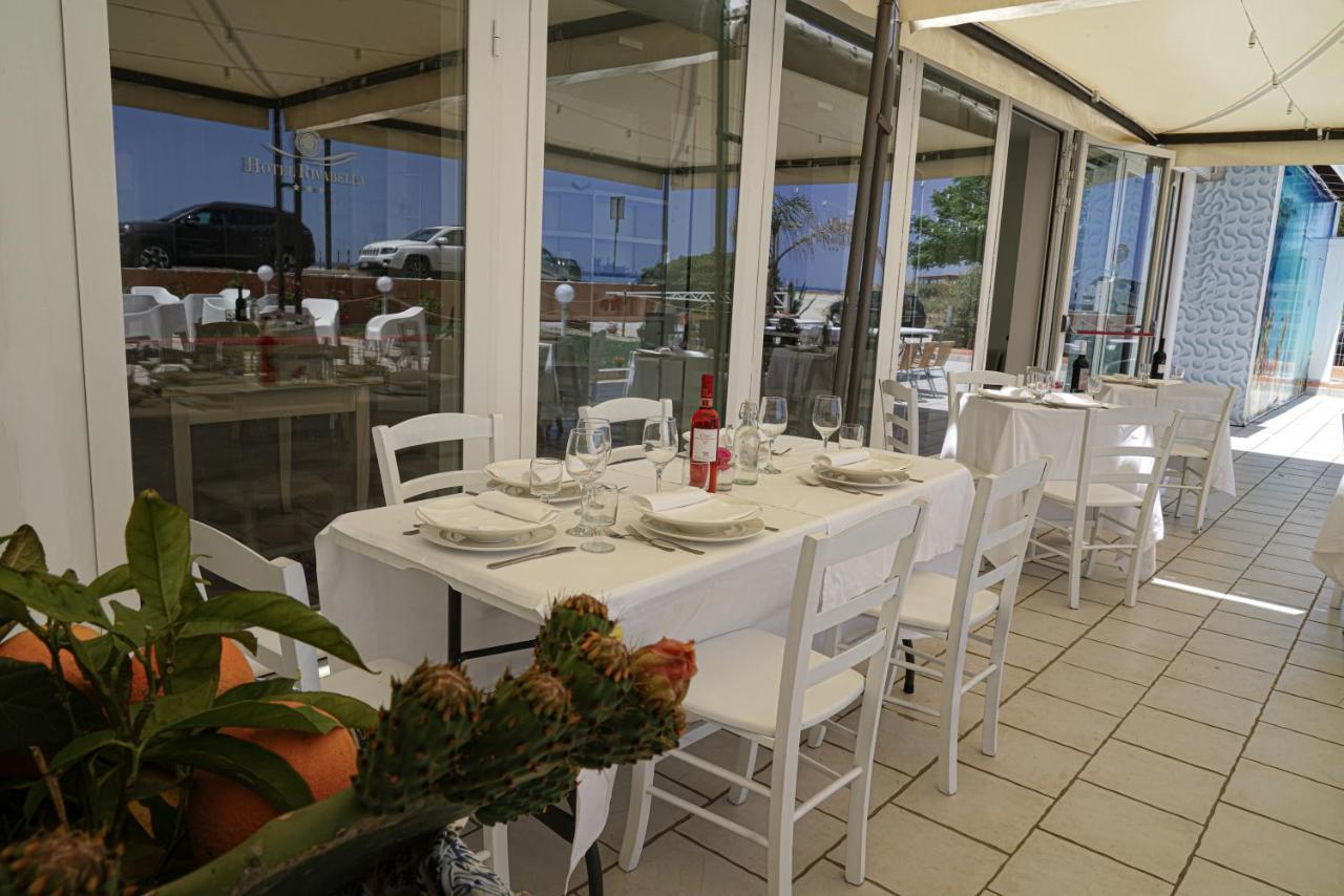 Hotel Rivabella Davoli Buitenkant foto
