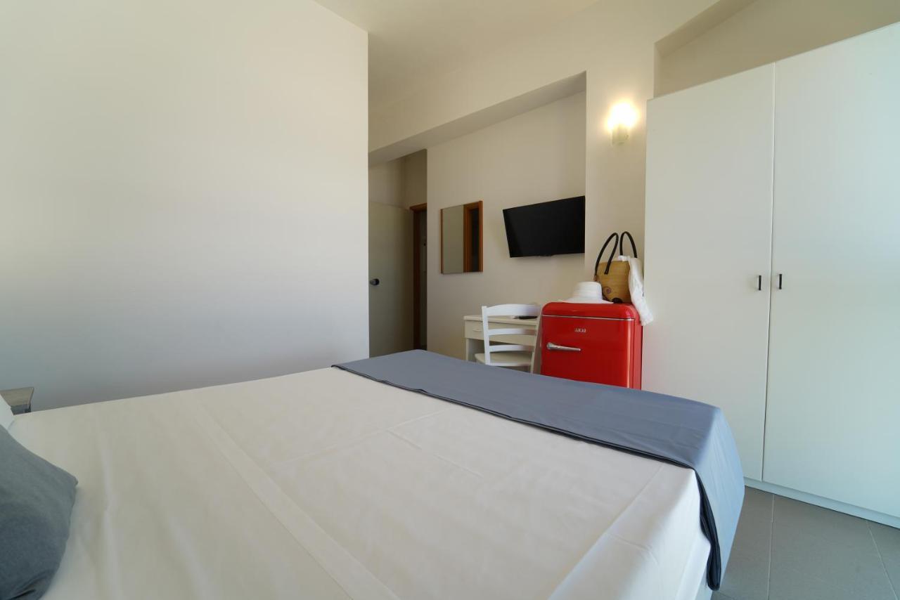 Hotel Rivabella Davoli Buitenkant foto