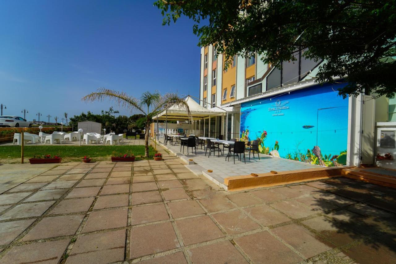 Hotel Rivabella Davoli Buitenkant foto